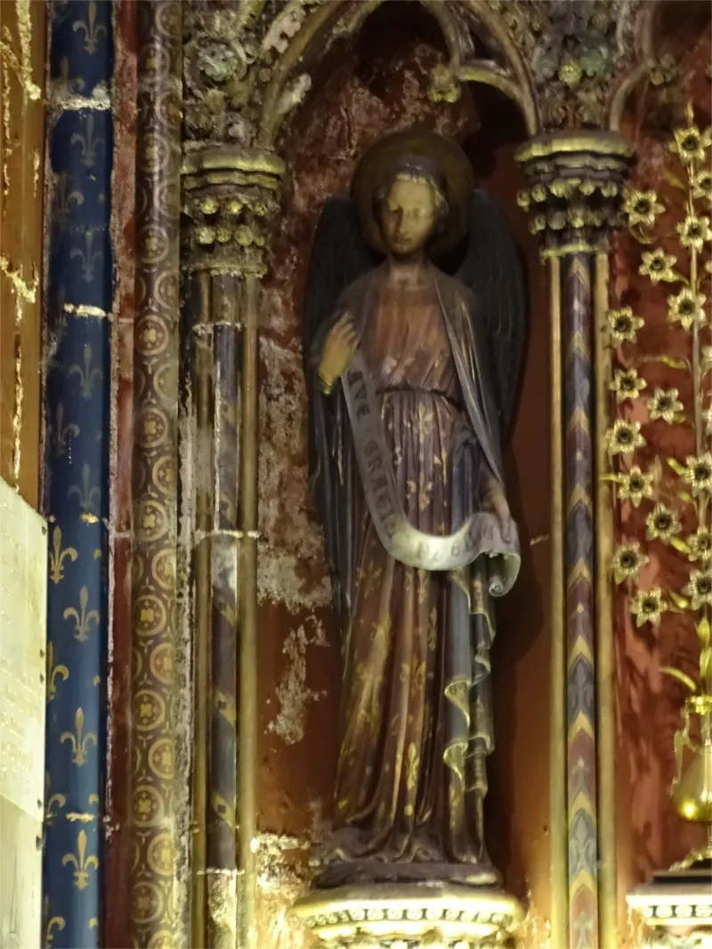 2 statues néo-gothique : Deux anges dans la basilique Notre-Dame de Bonsecours