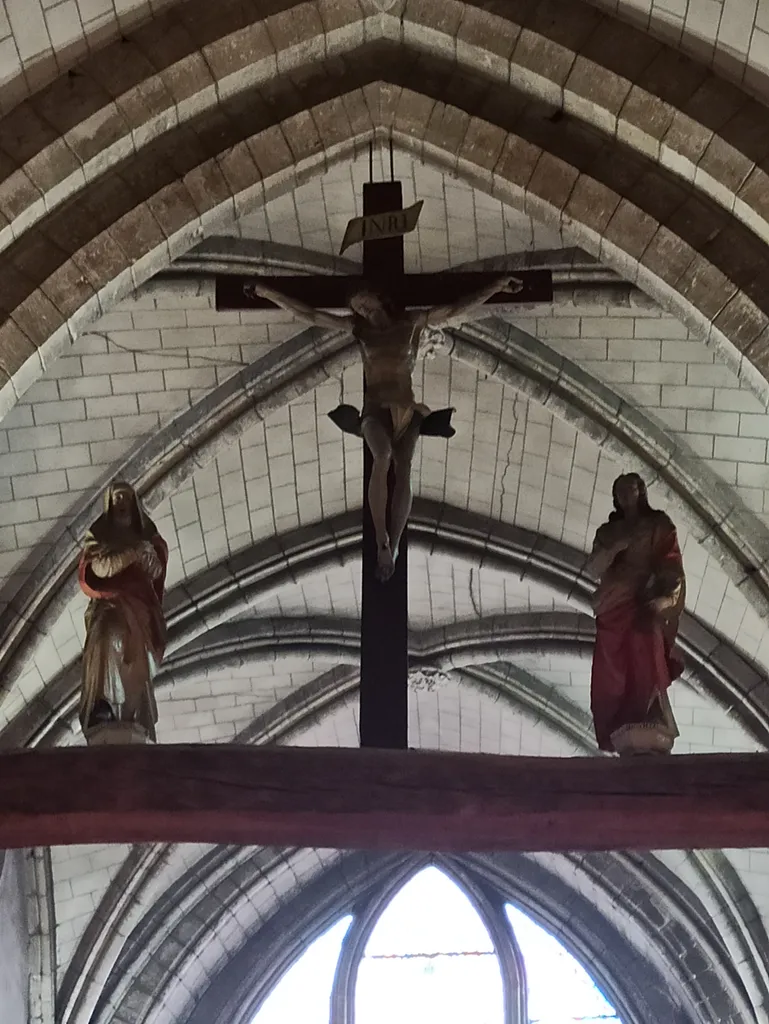 Christ en croix dans l'Église Notre-Dame de l'Assomption à Pavilly