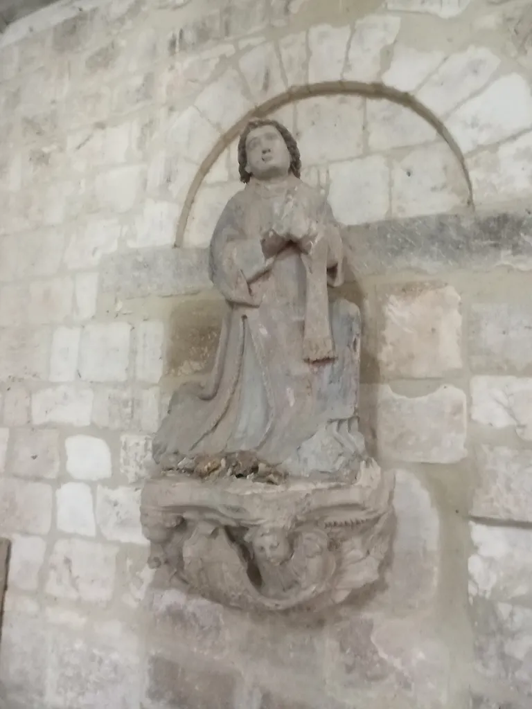 Statue de Saint-Etienne dans l'Église Saint-Valentin de Jumièges