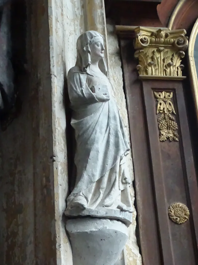 Statue : Sainte-Rose dans l'Église Notre-Dame de Caudebec-en-Caux
