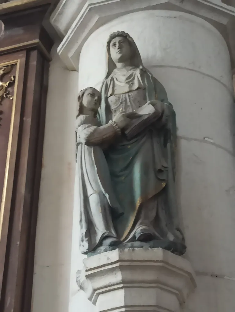 Sainte-Anne et la Vierge dans l'Église Saint-Valentin de Jumièges