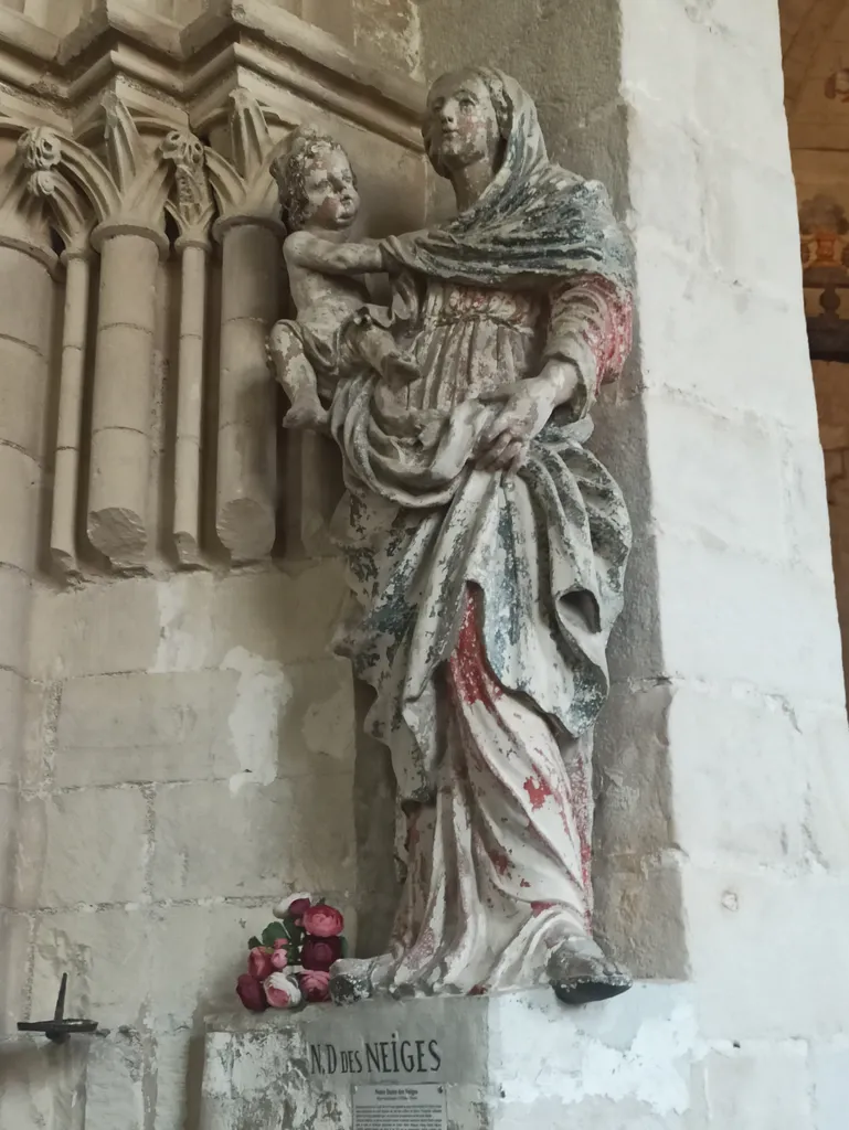 Vierge à l'Enfant dite Notre-Dame-des-neiges dans l'Église Saint-Martin de Veules-les-Roses