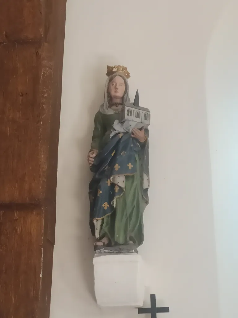 Statue de Sainte-Clotilde dans l'Église Saint-Médard de Varneville-Bretteville