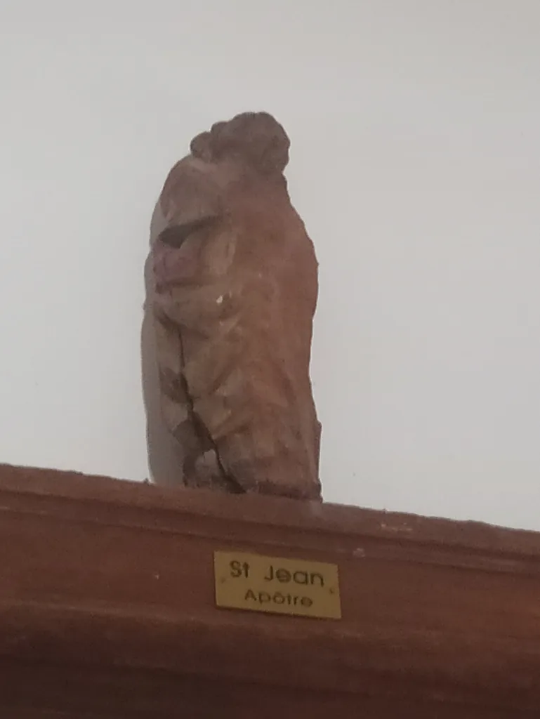 Statue de Saint-Jean au Calvaire dans l'Église Saint-Médard de Varneville-Bretteville