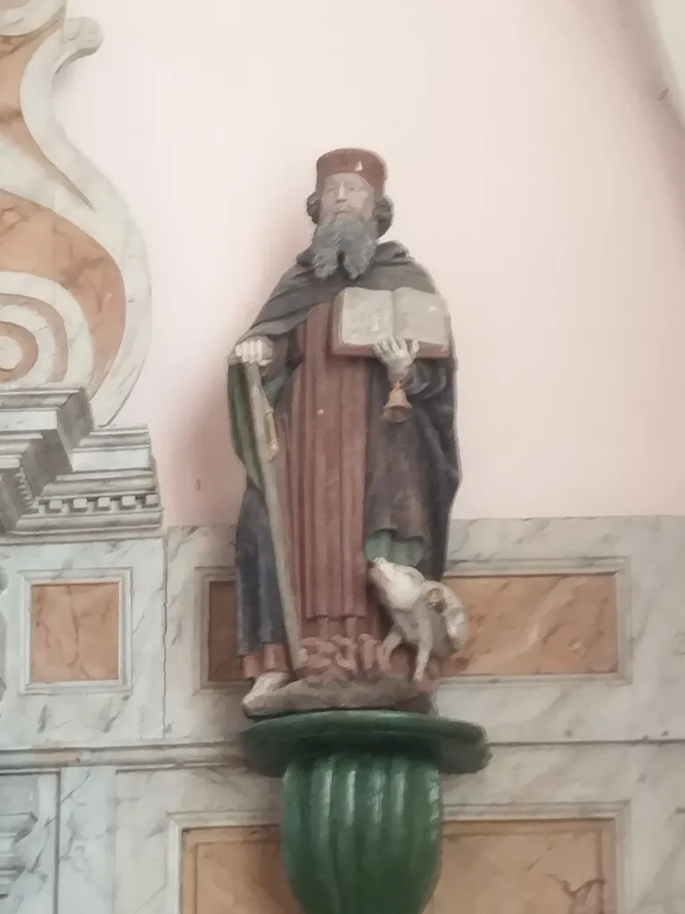 Statue de Saint-Antoine dans l'Église Saint-Laurent à Rétonval