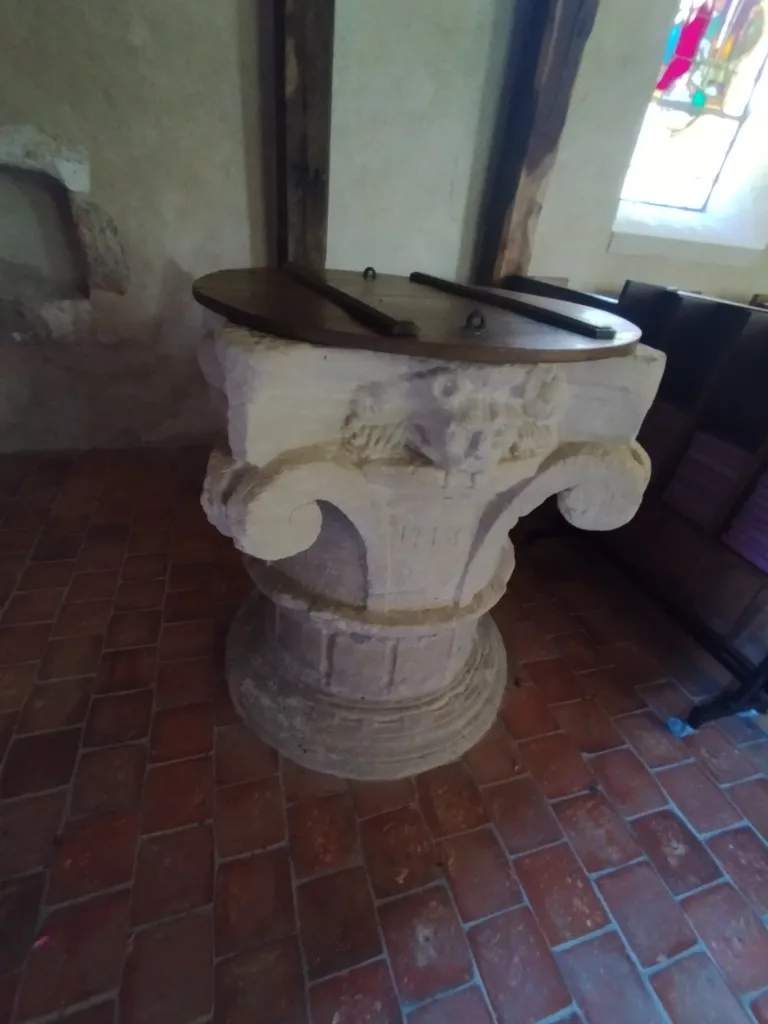 Fonts baptismaux de l'Église Saint-Denis au Hanouard