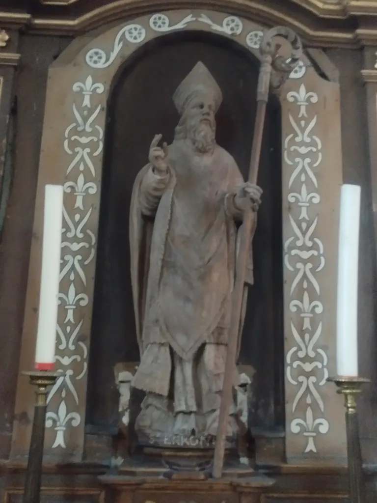 Autel latéral nord, retable et deux statues dans l'Église Saint-Erkonwald à Gonfreville-l'Orcher