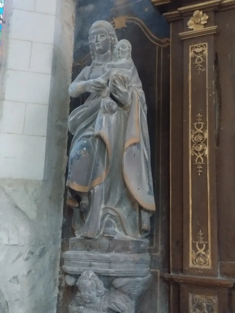 Autel latéral nord, retable et deux statues dans l'Église Saint-Erkonwald à Gonfreville-l'Orcher
