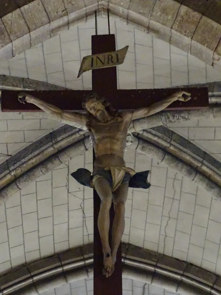 3 statues : Christ en croix, Vierge et Saint-Jean dans l'Église Notre-Dame-de-l'Assomption à Pavilly