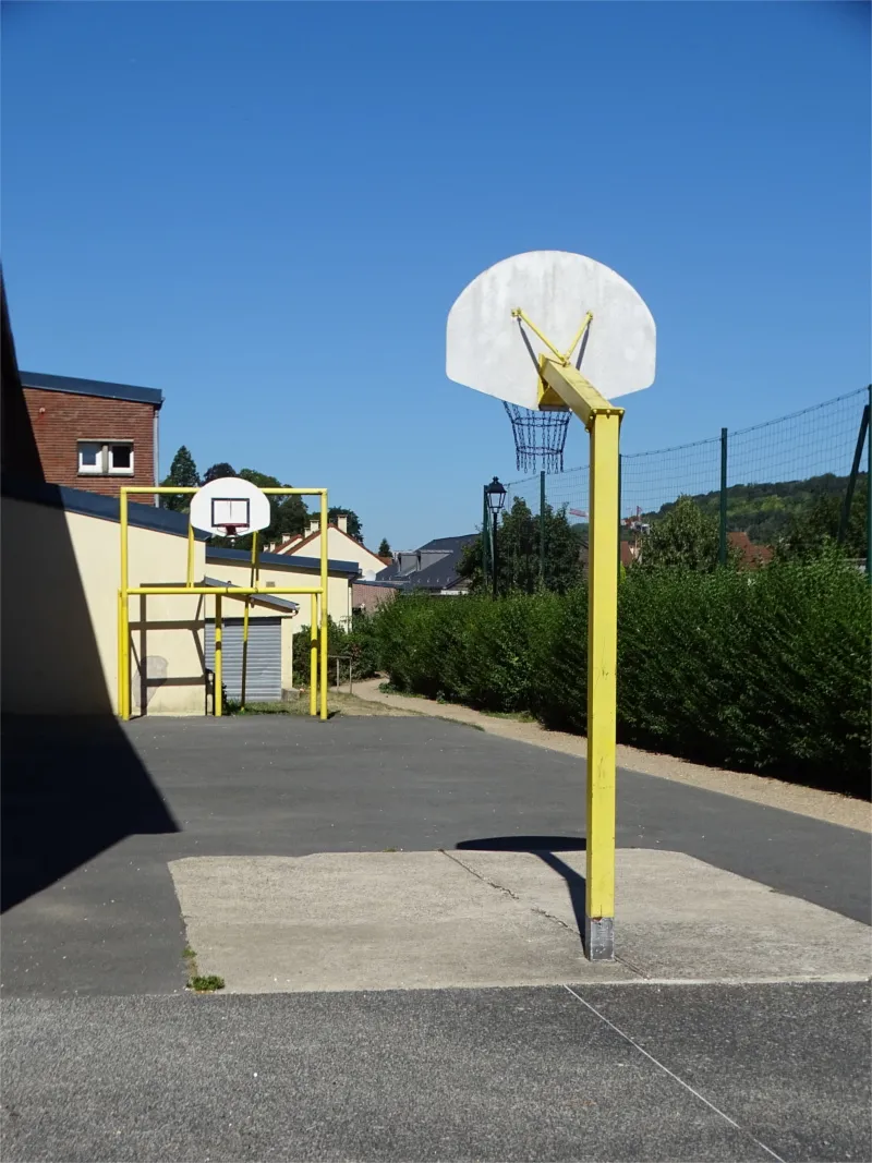 Terrain de Basket de Saint-Léger-du-Bourg-Denis