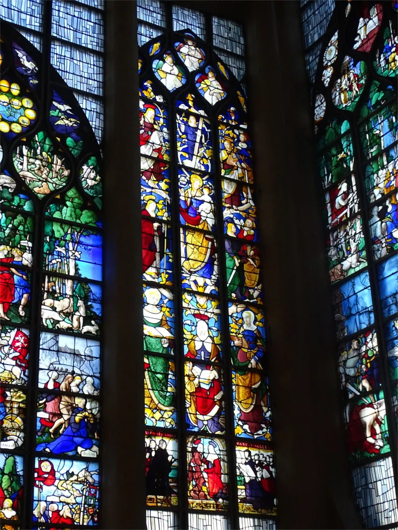 Vitrail Baie 4 : L'Arbre de Sainte-Anne dans l'église Sainte-Jeanne-d'Arc de Rouen