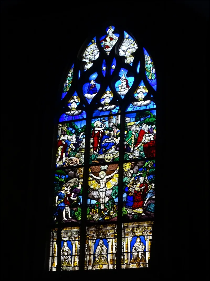 Vitrail Baie 0 : Gloire du Christ dans l'Église Saint-Godard de Rouen