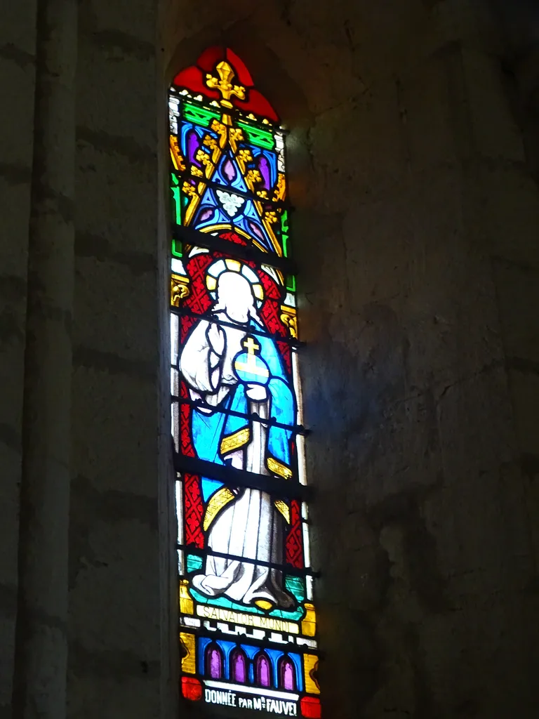 Vitrail Baie 4 : Salvator Mundi dans l'Église Notre-Dame d'Étretat
