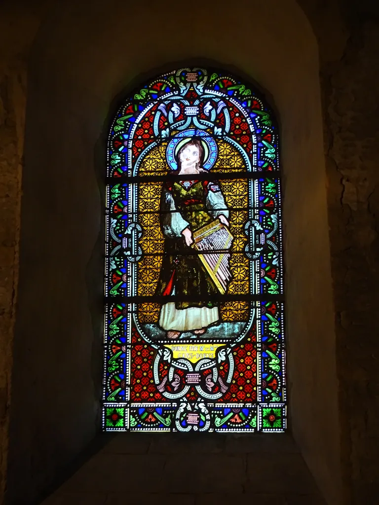 Vitrail Baie 21 : Sainte-Cécile dans l'Église Notre-Dame d'Étretat