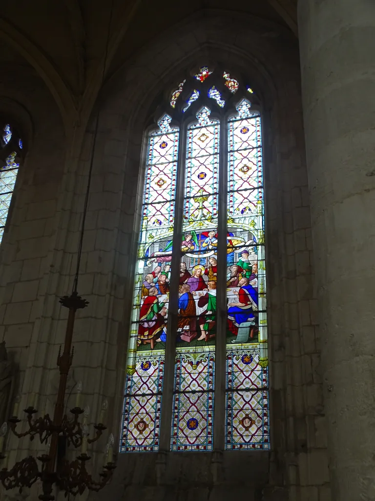 Vitrail Baie 10 : La Cène - Eucharistie dans l'Église de La Bouille