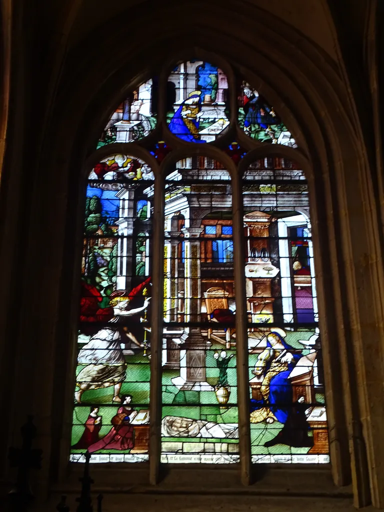 Vitrail Baie 15 : L'Annonciation dans l'Église Saint-Patrice de Rouen