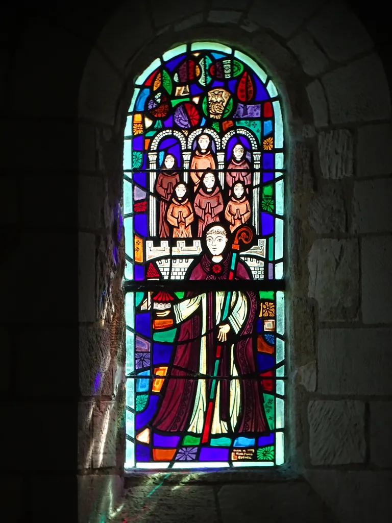 Vitrail Baie 2 dans la Chapelle Notre-Dame de Caillouville à Saint-Wandrille-Rançon