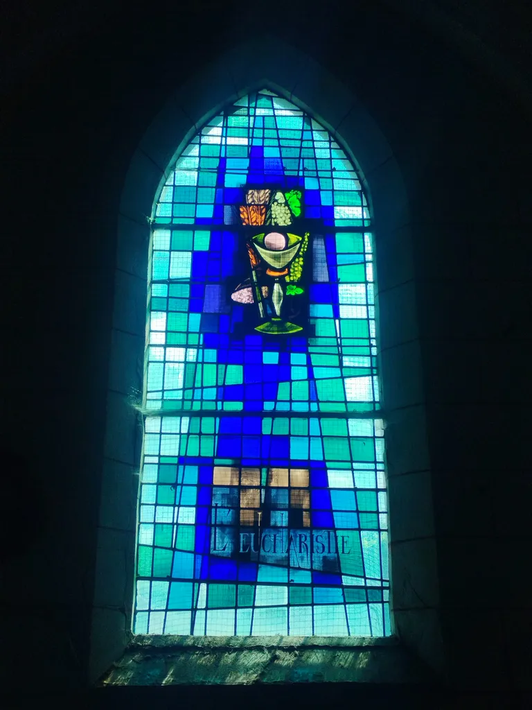 Vitrail Baie 8 : L'eucharistie dans l'Église Notre-Dame à Campneuseville