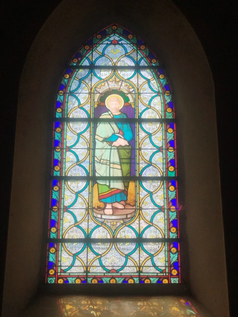 Vitrail Baie 4 : Saint-Marc dans l'Église Saint-Jean-Baptiste d'Harcanville