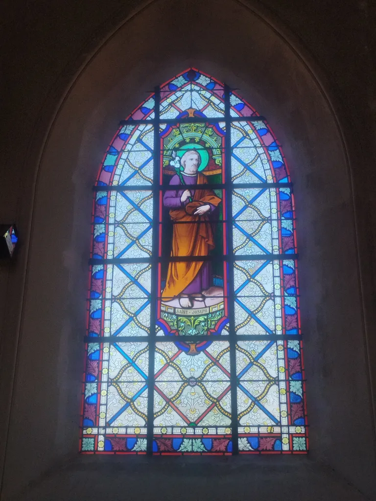 Vitrail Baie 11 : Saint-Joseph dans l'Église Saint-Jean-Baptiste d'Harcanville