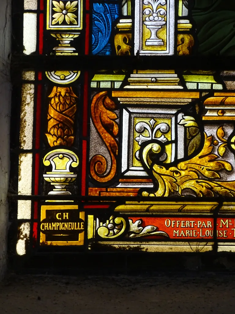 Vitrail Baie 6 : Vierge Consolatrice dans l'Église Notre-Dame de la Consolation à Gonfreville-l'Orcher