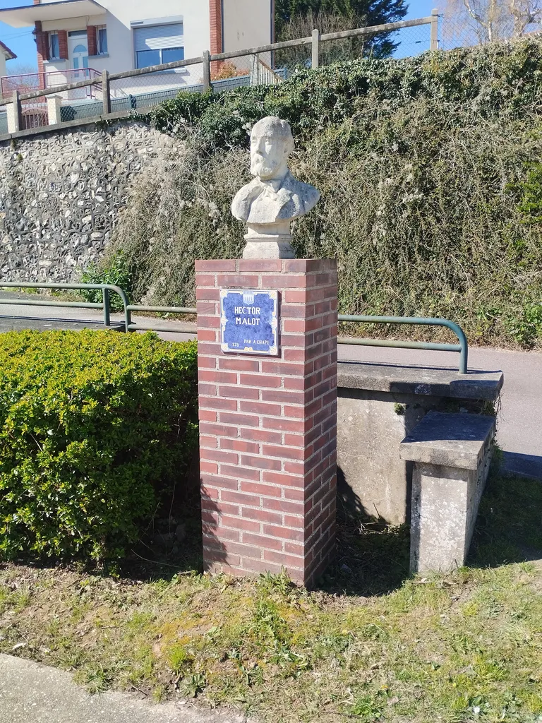 Buste d'Hector Malot à Barentin