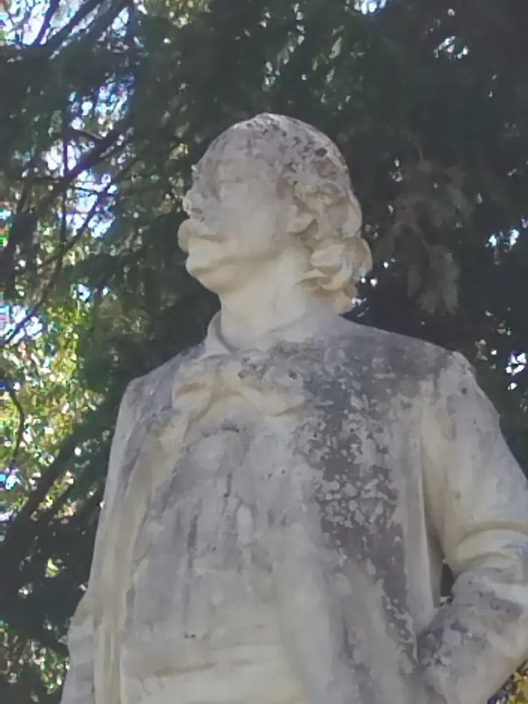 Statue de Gustave Flaubert à Barentin