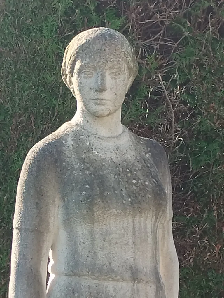 Statue Joueuse de tennis à Barentin