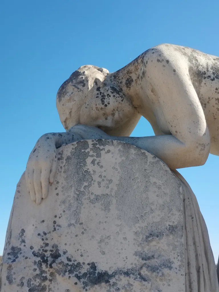 Statue Le désespoir à Barentin
