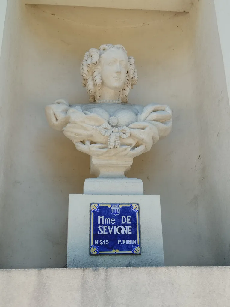 Buste de Madame de Sévigné à Barentin