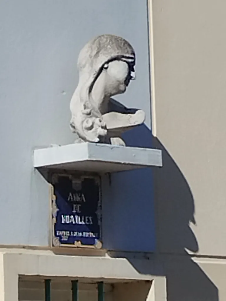 Buste d'Anna de Noailles à Barentin