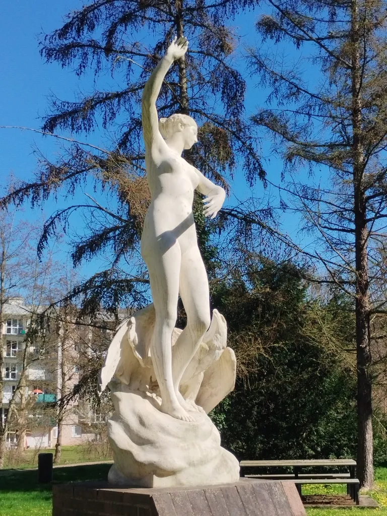 Statue d'Hébé à Barentin