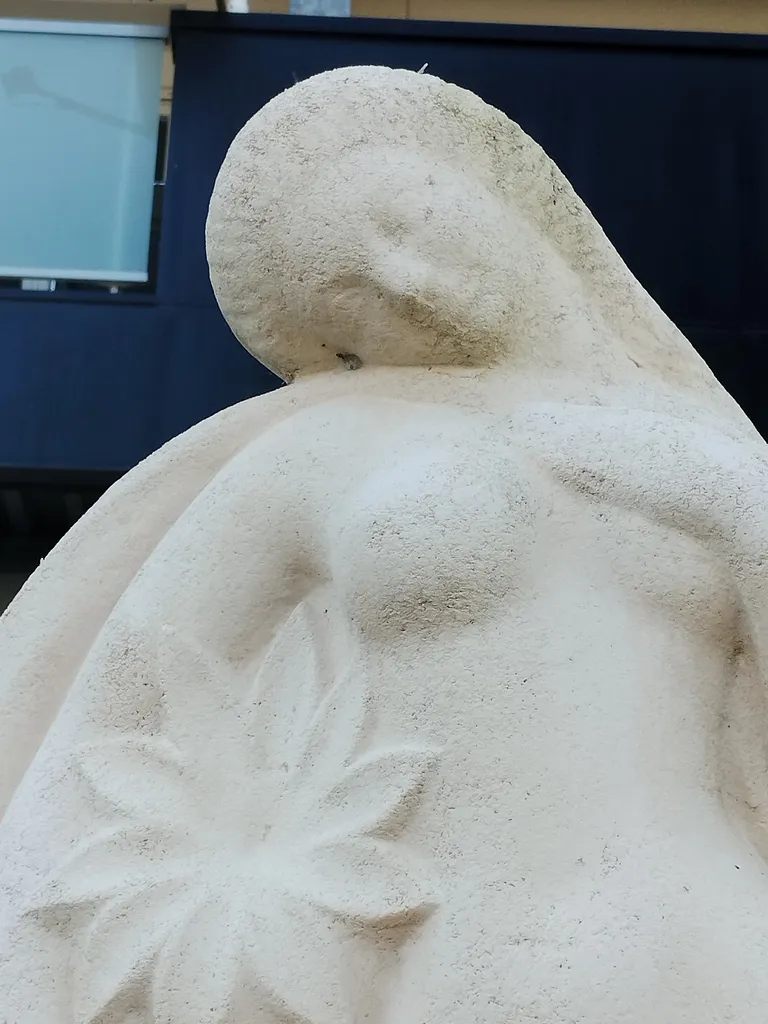 Statue de Vesta à Barentin