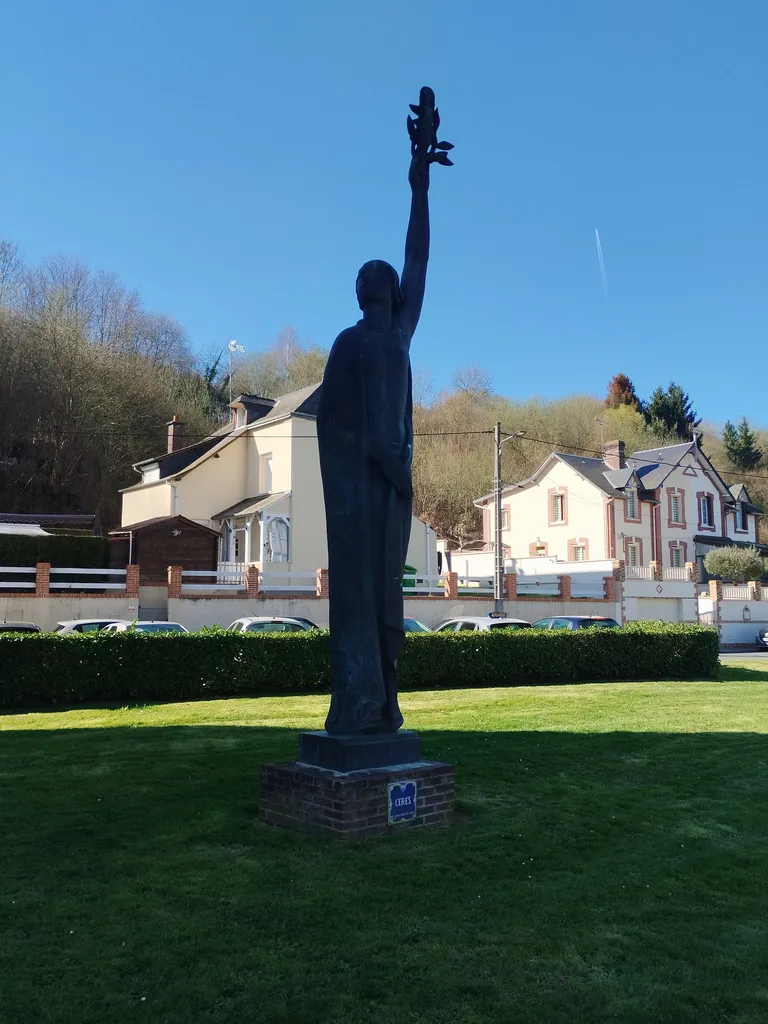Statue de Cérès à Barentin