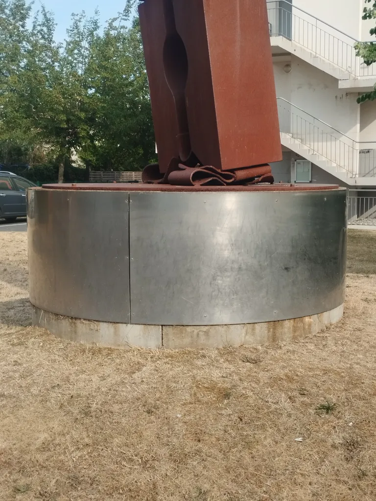 Statue de Pince à linge au Havre