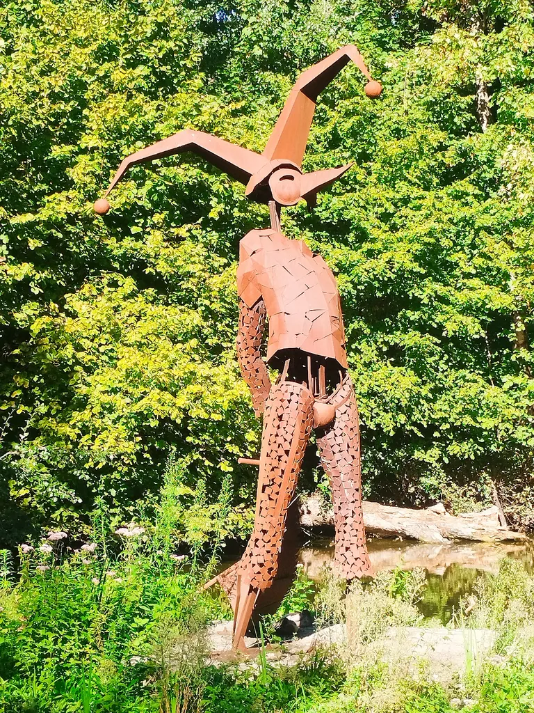 Statue Marotte et herbes folles à Harfleur